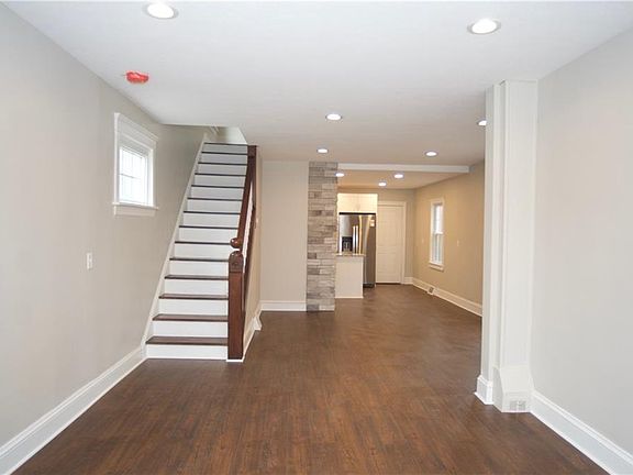 3rd image of 1450 W 52nd St