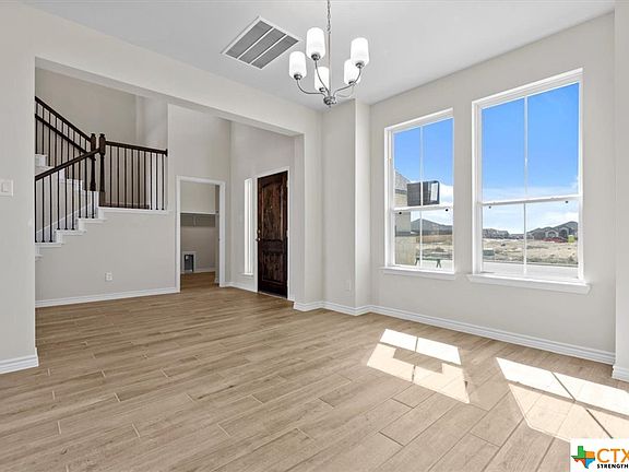 4th image of 804 Waylon Cir