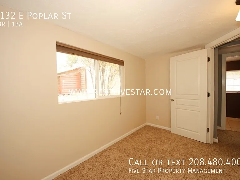 1132 E Poplar St — Photo 6