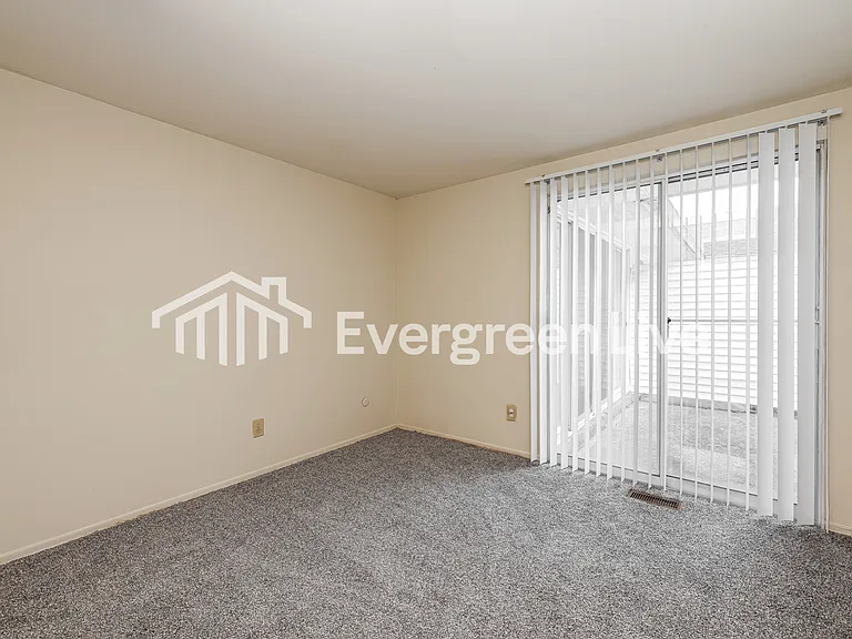 5835 Troy Villa Blvd — Photo 10