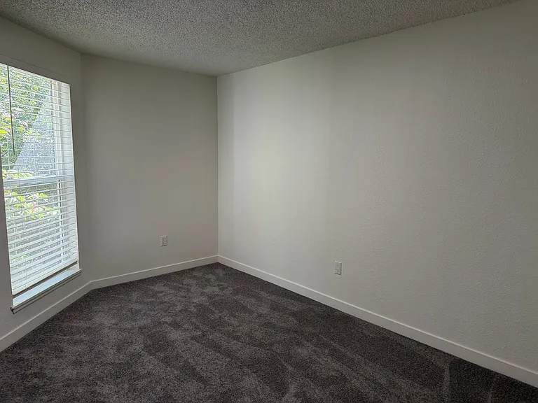 Prestige Townhomes: Stylish 2-Bedroom Living in the Heart of Puyallup — Photo 10