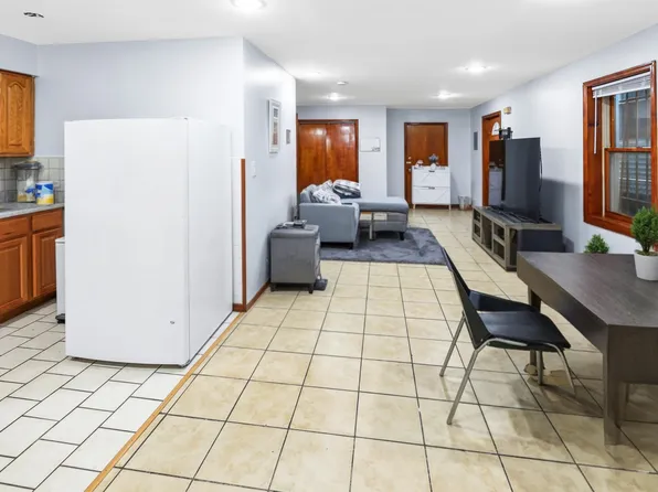 238 Van Nostrand Avenue image 10 of 22