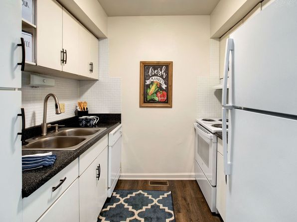 207-1 Enchanted Pkwy #225-3