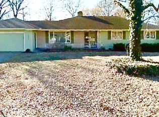 1021 SW Cambridge Ave, Topeka, KS 66604