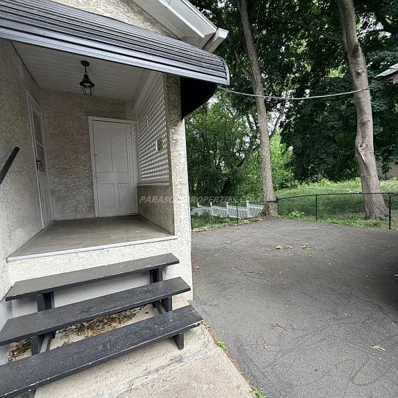 623 Delaware St — Photo 4