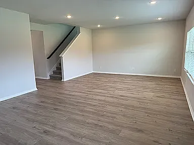 512 Meadow Run Dr — Photo 5