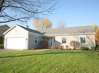 27W278 Chartwell Dr, Winfield, IL 60190