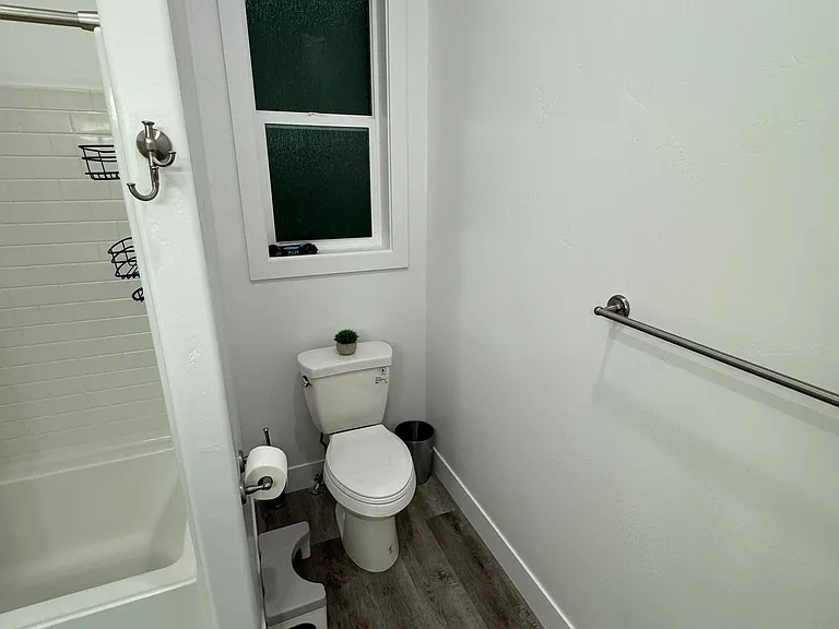 4184 Ventura Ave — Photo 20