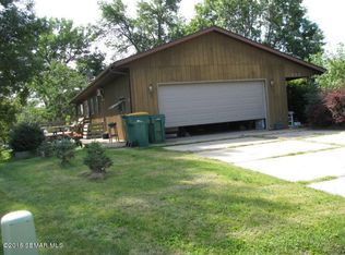 896 Larson Dr, Zumbrota, MN 55992