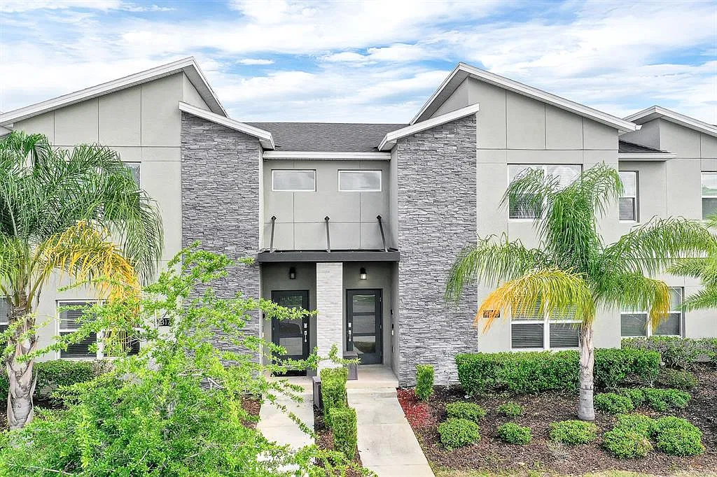 4 bed, 3.0 bath, 1914 sqft, $3,100 — Photo 1