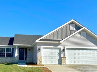 122 Riverdale Woods Cir, Saint Paul, MO 63366
