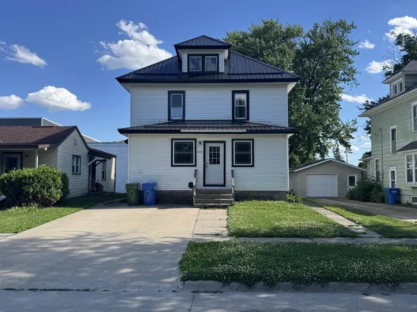 219 2nd Ave W, Cresco, IA 52136