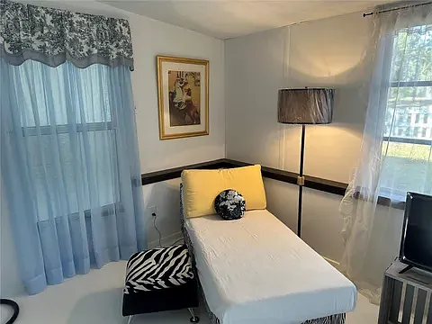 5900 S Oakridge Dr — Photo 7