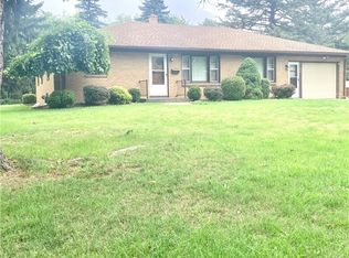 4703 Hedgewood Dr, Williamsville, NY 14221