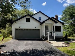 15 Orchard Ln, Williamstown, MA 01267