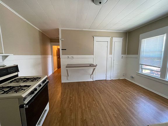 2nd image of 17 & 27 Adams St #27-3R