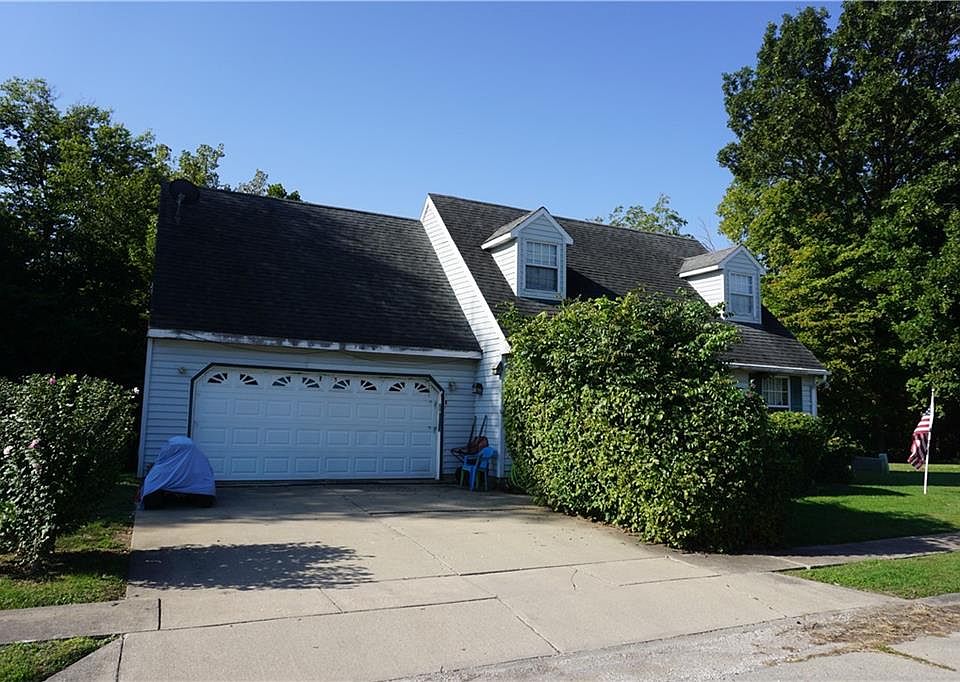 2nd image of 110 W Wayne Dr