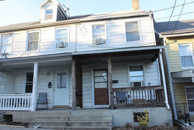 1st image of 739 W Grant St