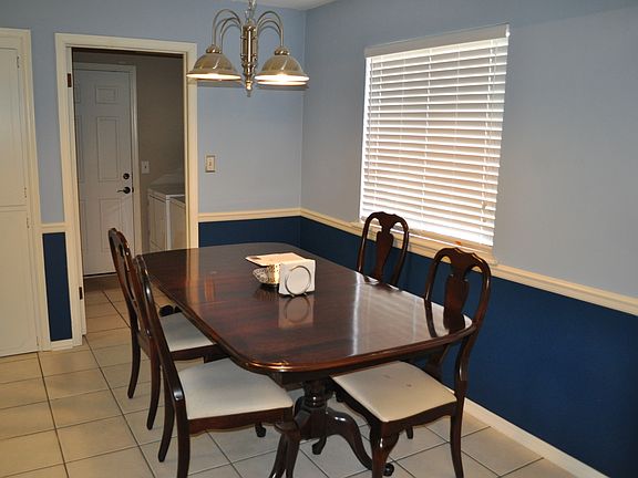 Large dining area in kitchen