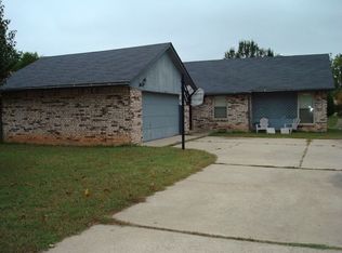 1032 Cedar Hill Pl, Oklahoma City, OK 73110