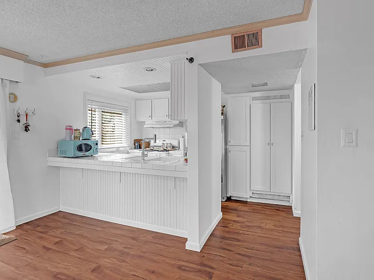 6687 Greenback Ln — Photo 6