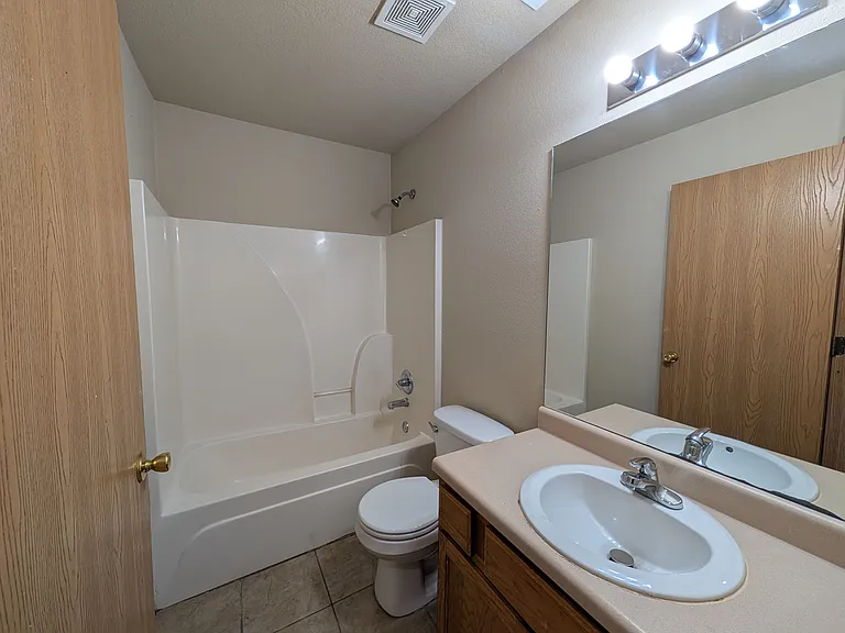 605 Cedar Brook Ct — Photo 9