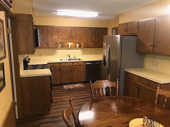 3rd image of 2808 Amberwood Dr