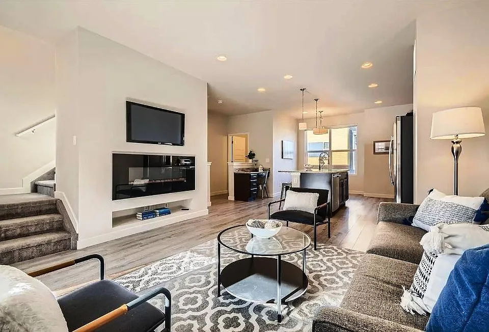 11255 Central Ct