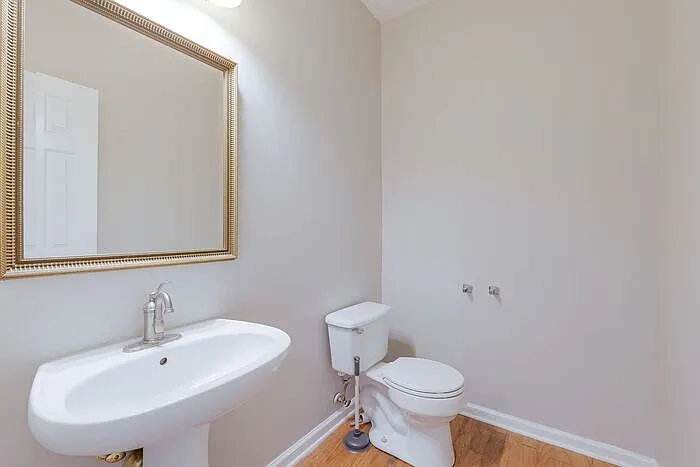 2148 Saint Albans Pl — Photo 15
