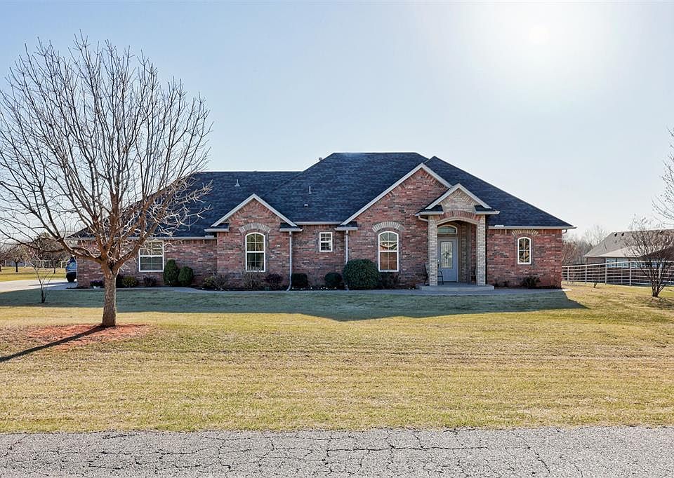 1st image of 210 N Grisby Rd