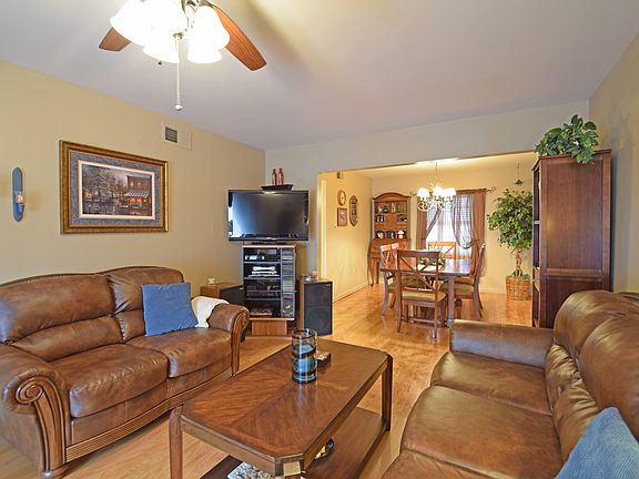 4th image of 1068 Woodgate Dr