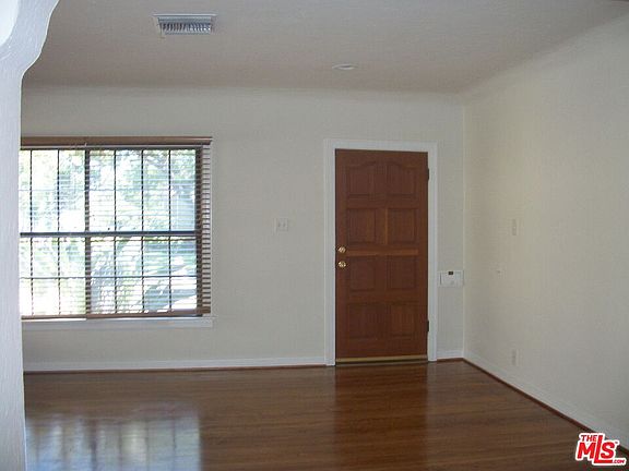 5th image of 11011 Ayres Ave