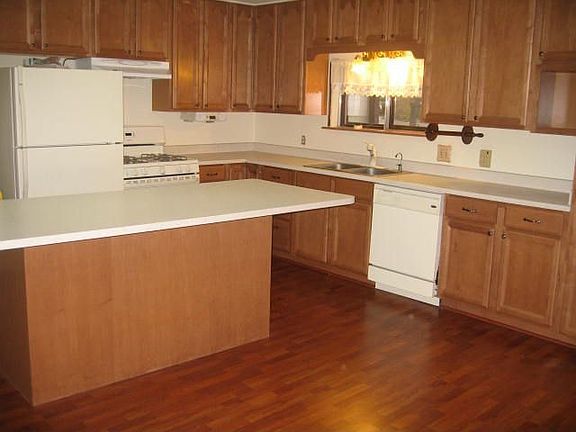 4th image of 340 Venado St