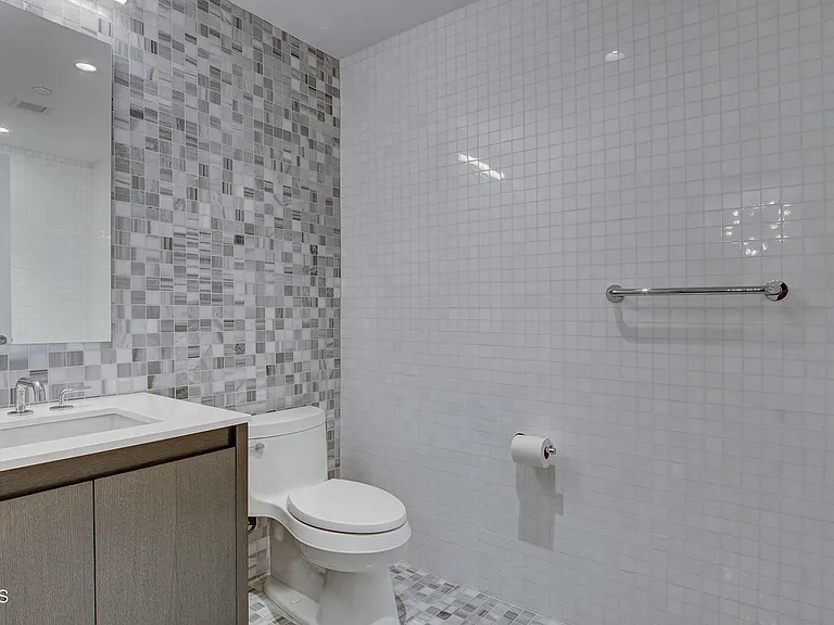 15 Morris Ave #507 — Photo 12