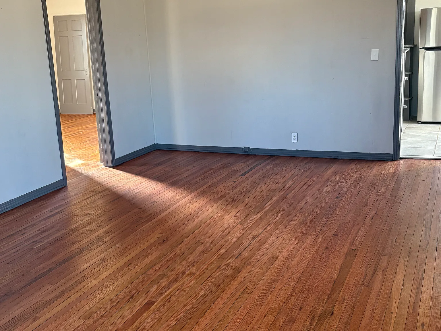 2 bed, 1400 sqft, $950 — Photo 3