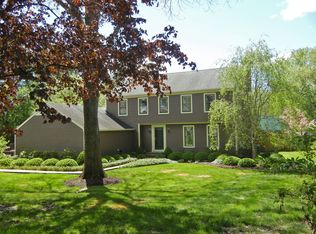 37 River Bend Rd, Clinton, NJ 08809