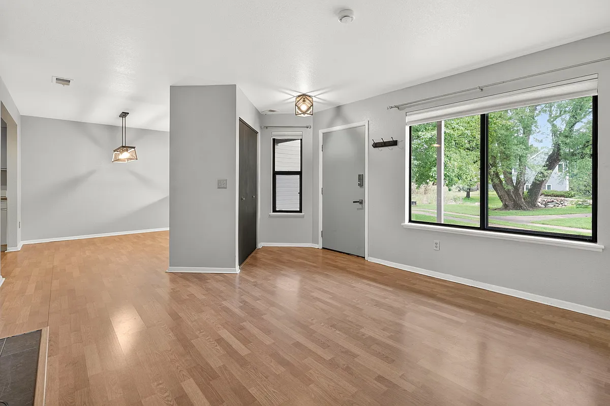 Building Photo - 5550 Stonewall Pl #22