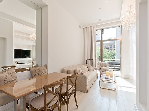 3rd image of 216 E 52nd St #3E