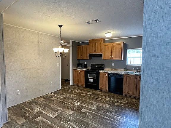 DINING/KITCHEN