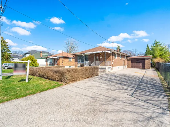 126 Angelene St, Mississauga, ON L5G 1X2