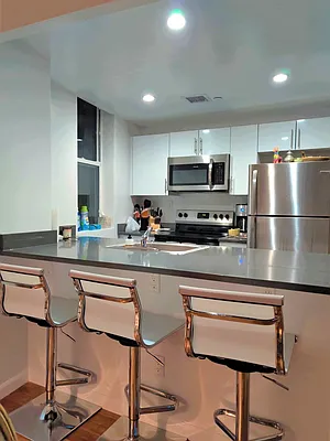 Rented by Ridgewood Capital NYC LLC | media 19