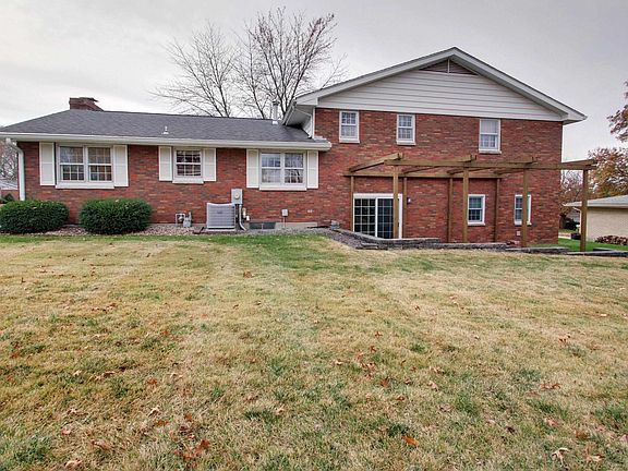 3rd image of 2649 Hillside Dr