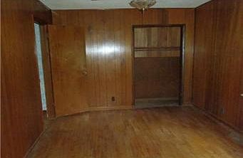 2nd image of 104 N Olive St