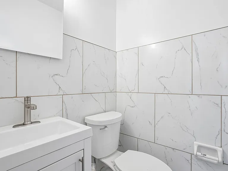 6609 Beacon Ln — Photo 2