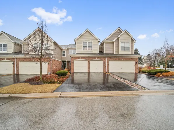 802 McKenzie Station Dr, Lisle, IL 60532