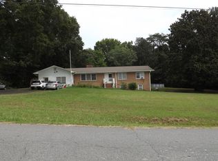 1021 Harris St, Eden, NC 27288