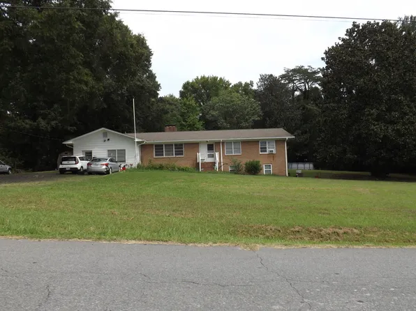 1021 Harris St, Eden, NC 27288