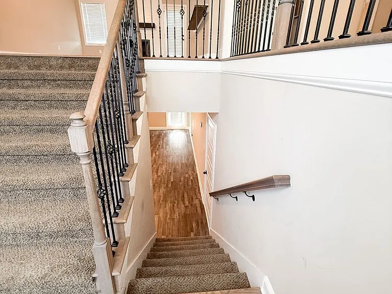 350 Dugger Dr — Photo 3