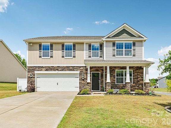 2nd image of 455 Saddlebred Ln