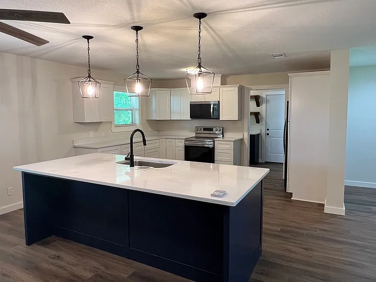 14784 FM 121 — Photo 28